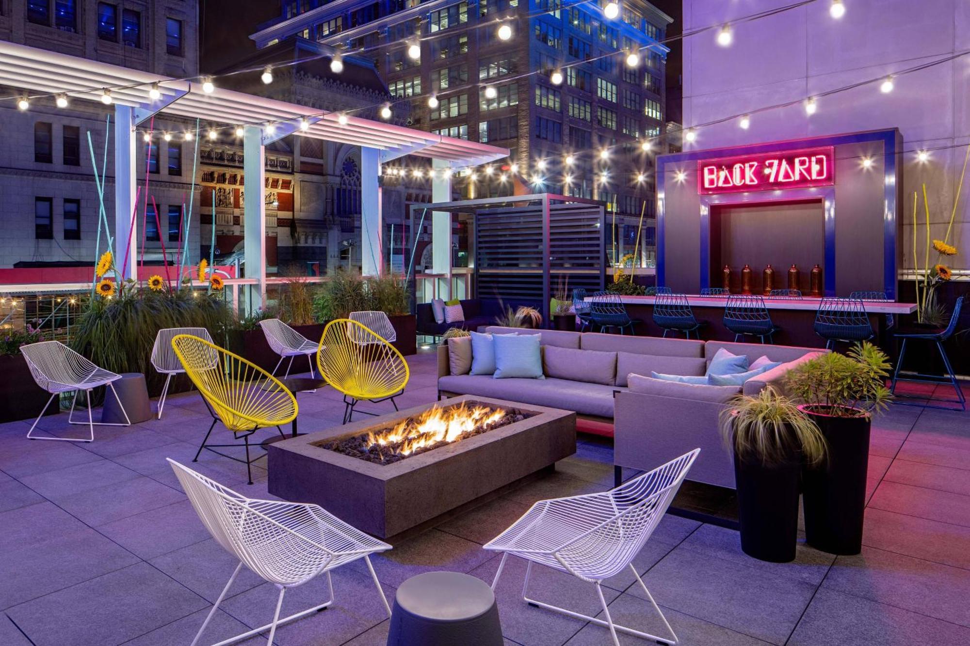 Aloft Philadelphia Downtown Hotel Exterior photo